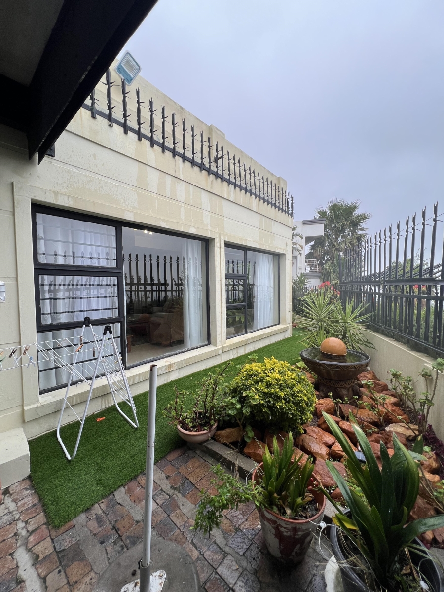 2 Bedroom Property for Sale in Gordon Heights Western Cape